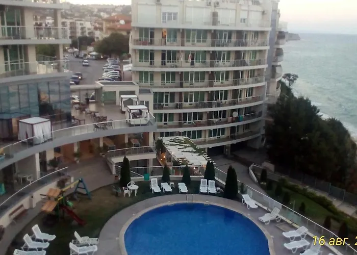 Silver Beach Apart Complex