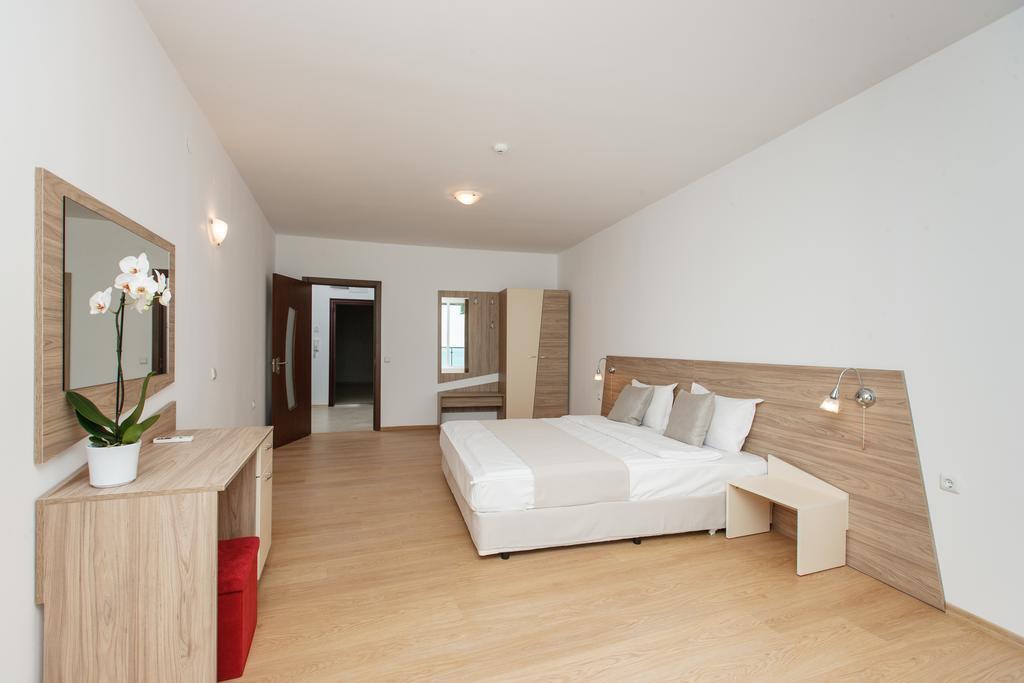 Silver Complex Aparthotel 3*